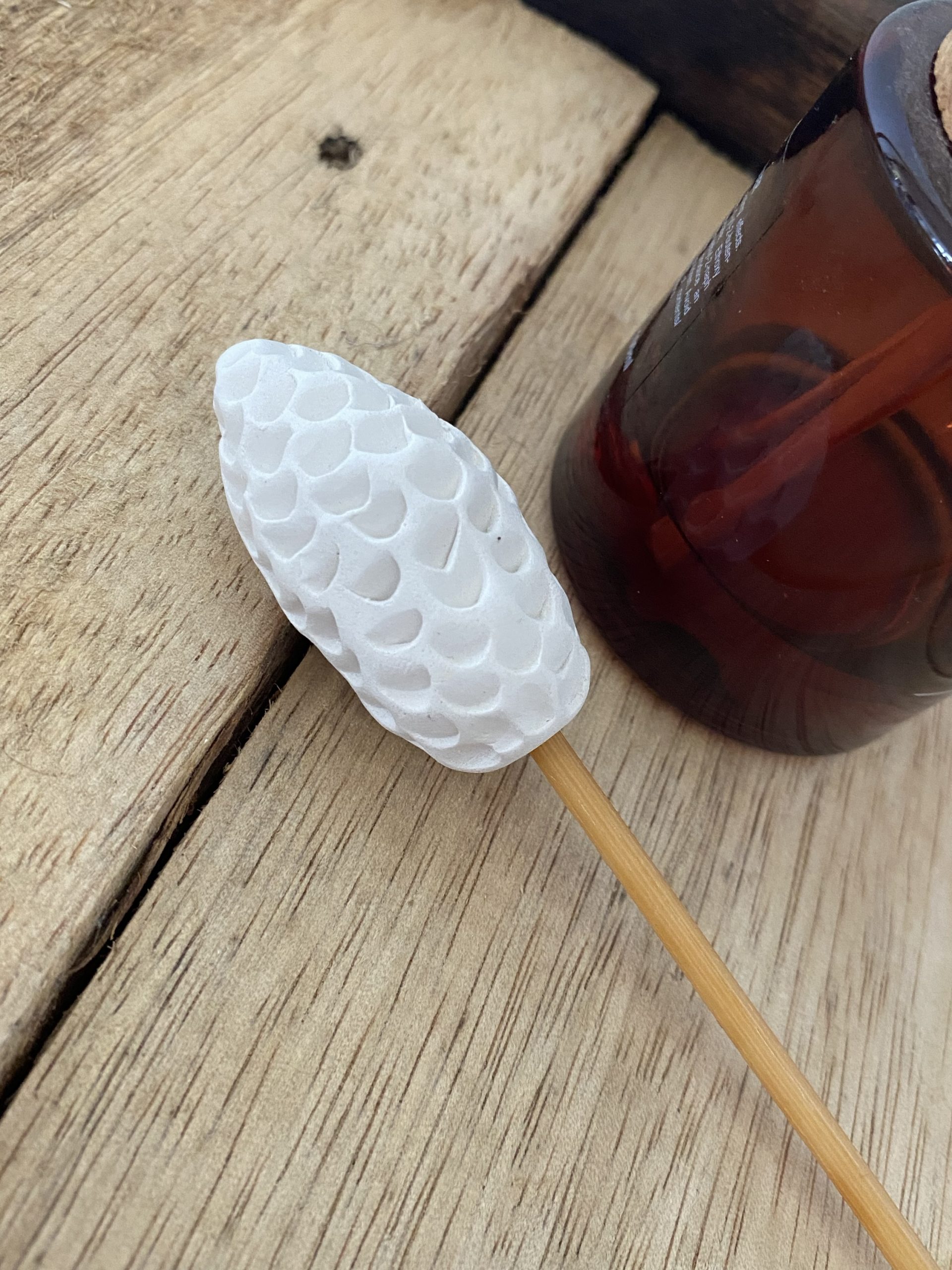 Reed diffuser toppers - pine cone pair - Image 8
