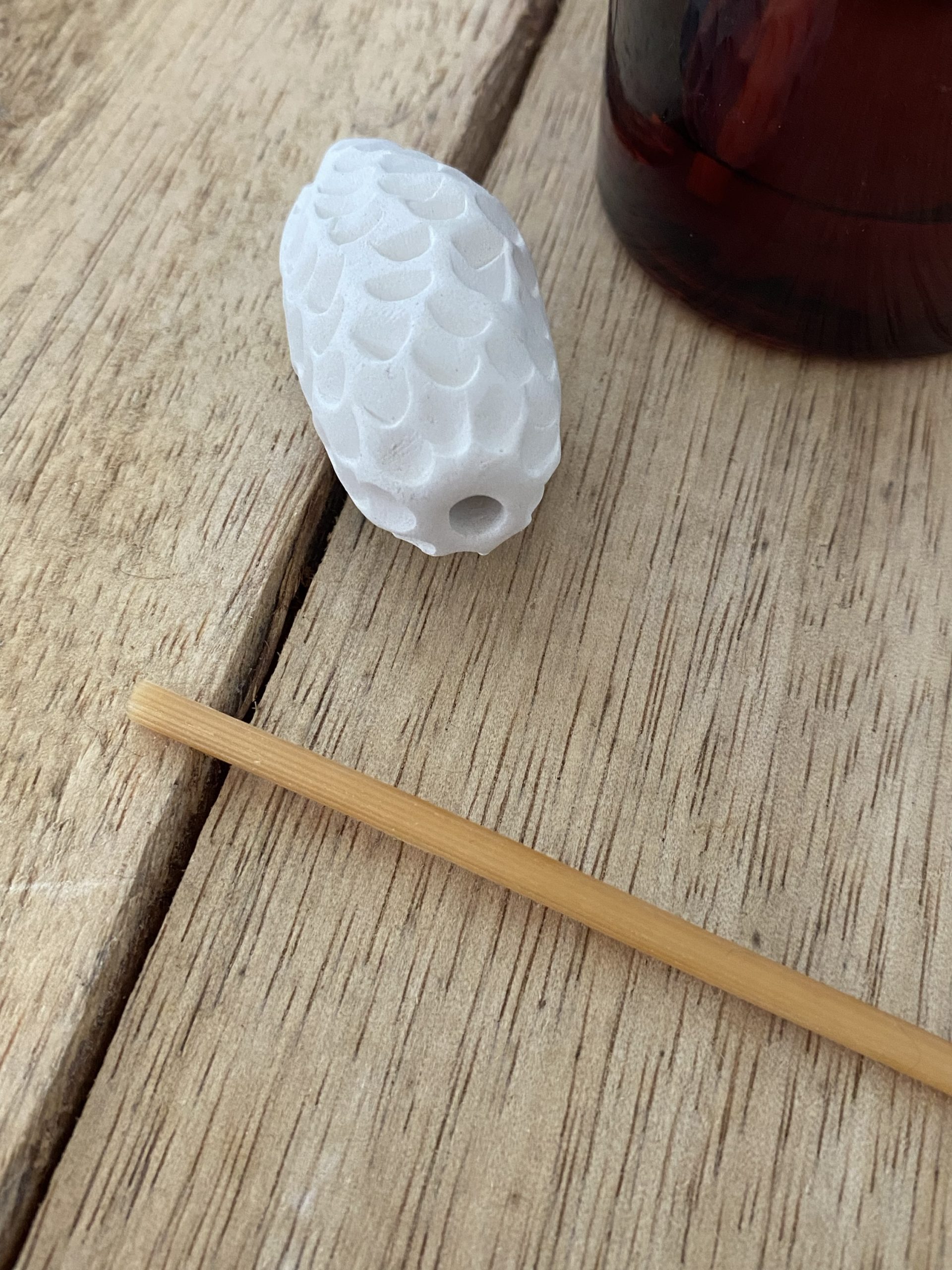Reed diffuser toppers - pine cone pair - Image 7